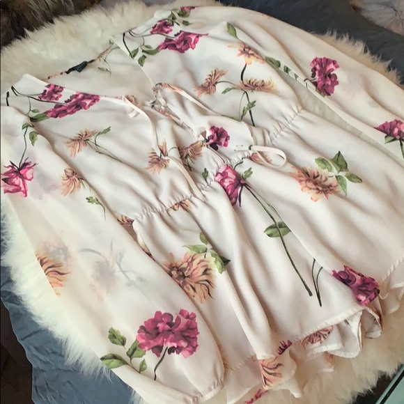 Romper - Picture 2 of 5